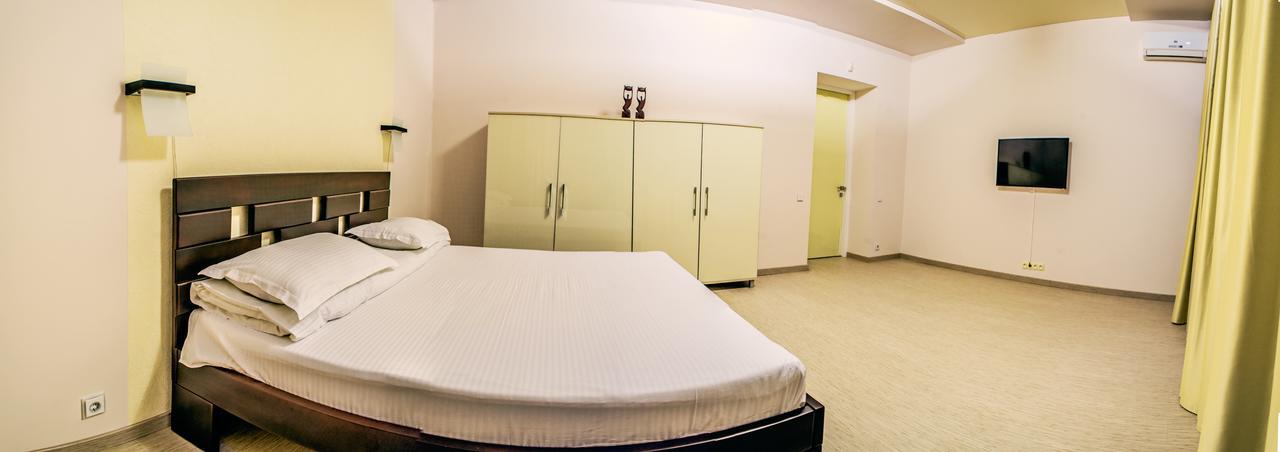 Arkadiya, Three Bedrooms! *