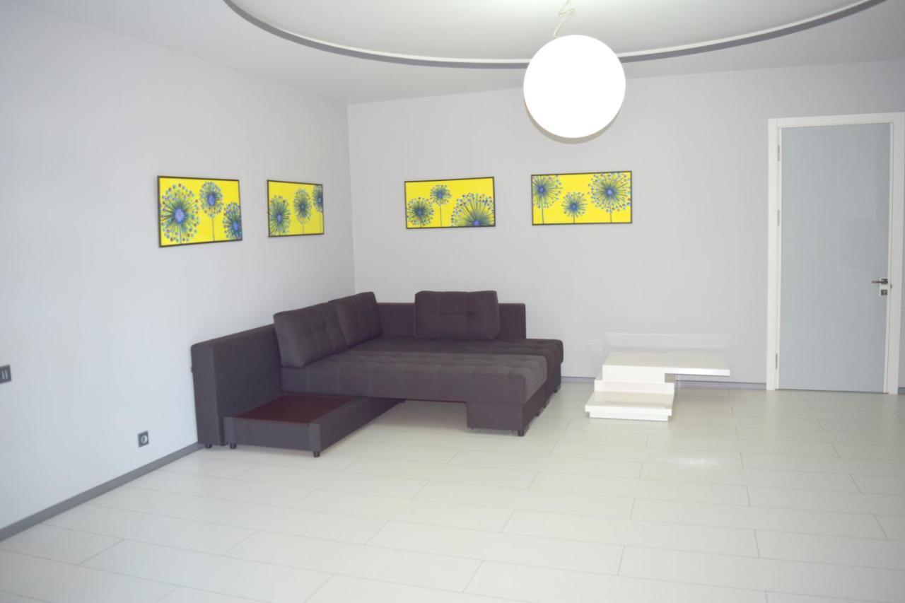 Arkadiya, Three Bedrooms! *