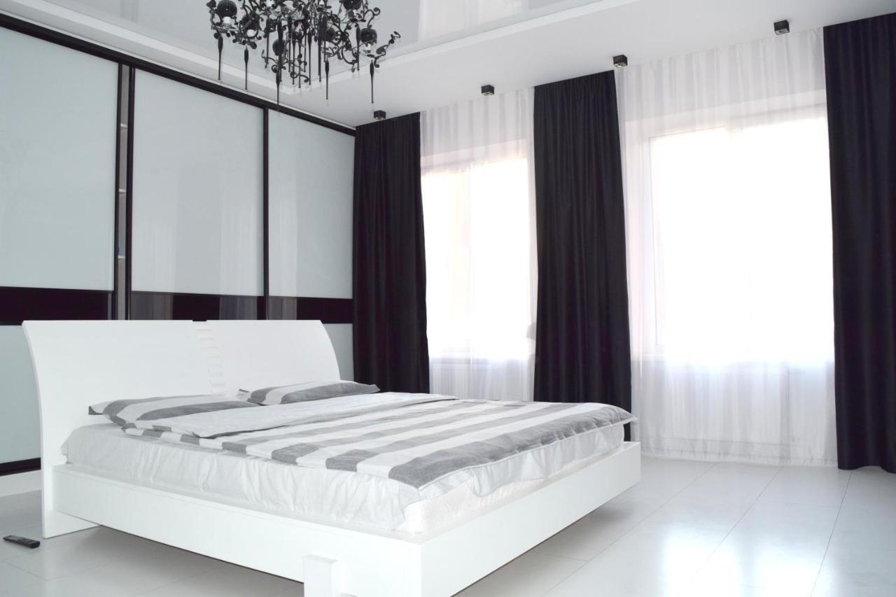 Arkadiya, Three Bedrooms!